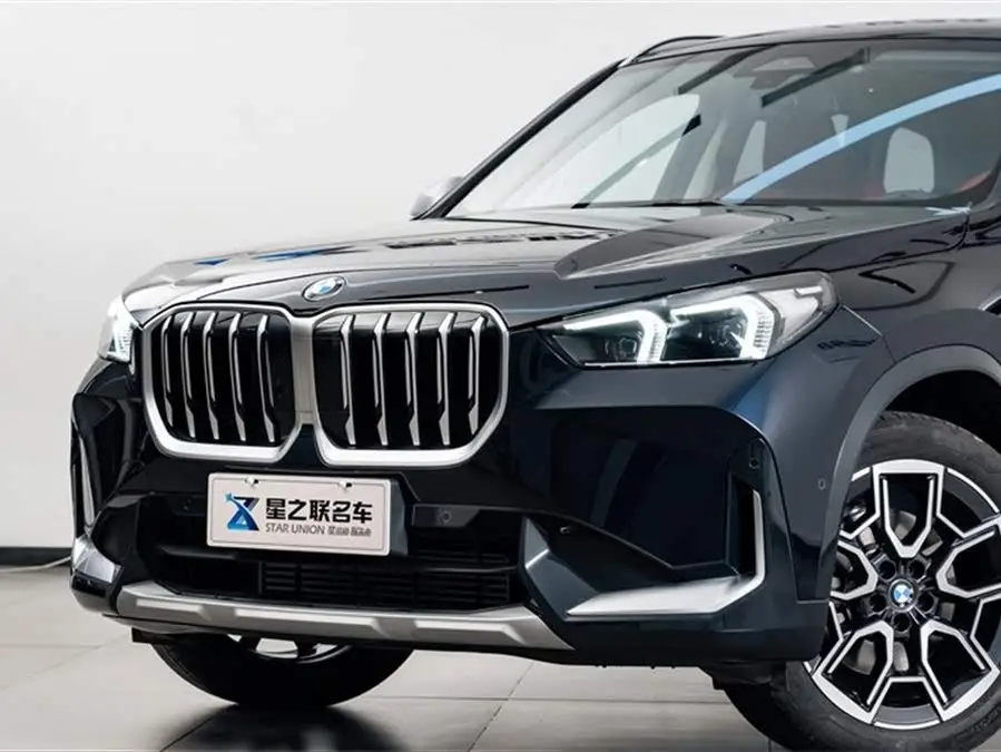 بي إم دبليو X1 2023 sDrive25Li حزمة تصميم X