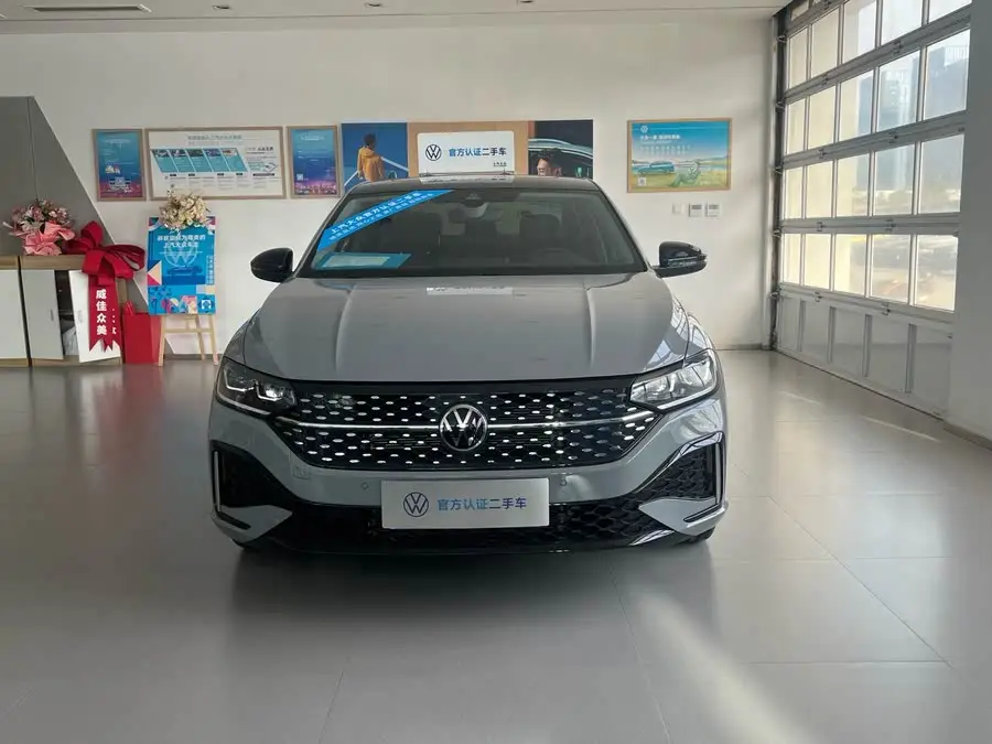 لافيدا 2023 300TSI DSG إصدار النجوم الأبدية