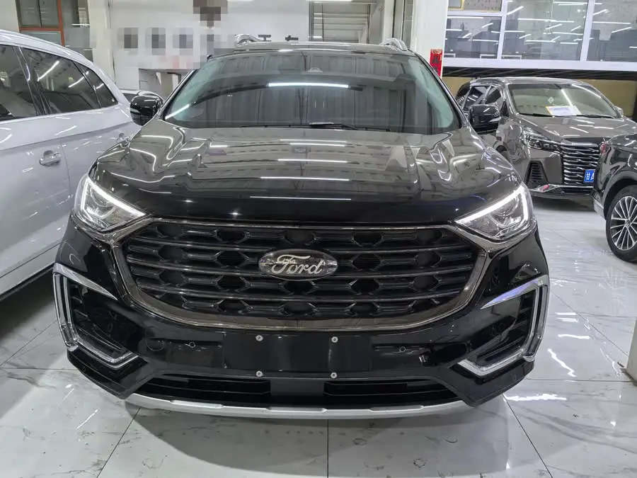 2021 Ford Edge PLUS EcoBoost 245 Two-Wheel Drive Luxury 7-Seater