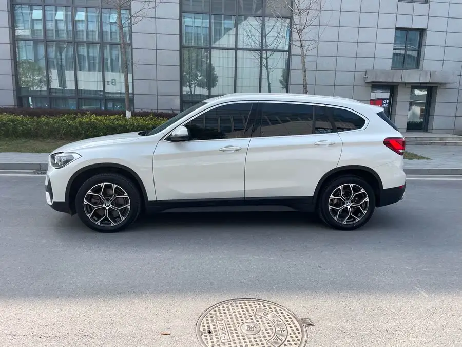 بي إم دبليو X1 2022 sDrive25Li الطراز المتقدم