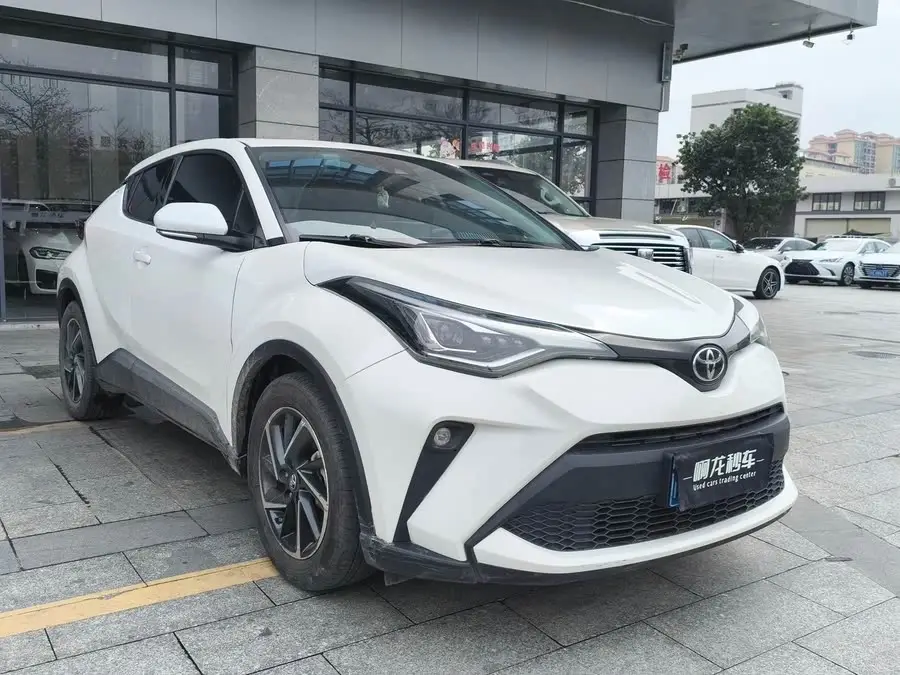 تويوتا C-HR 2021 2.0L الفاخرة