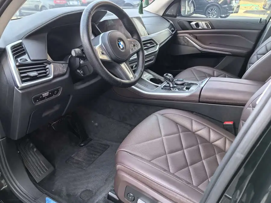 بي إم دبليو X5 2022 xDrive 30Li حزمة الرياضة M