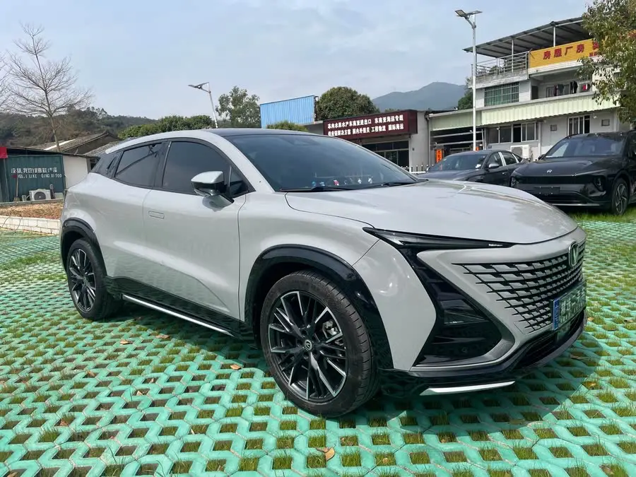 تشانجان UNI-T 2023 الجيل الثاني 1.5T الطراز المميز