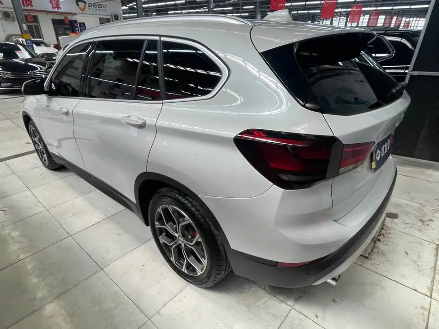 بي إم دبليو X1 2021 sDrive25Li إصدار رائد