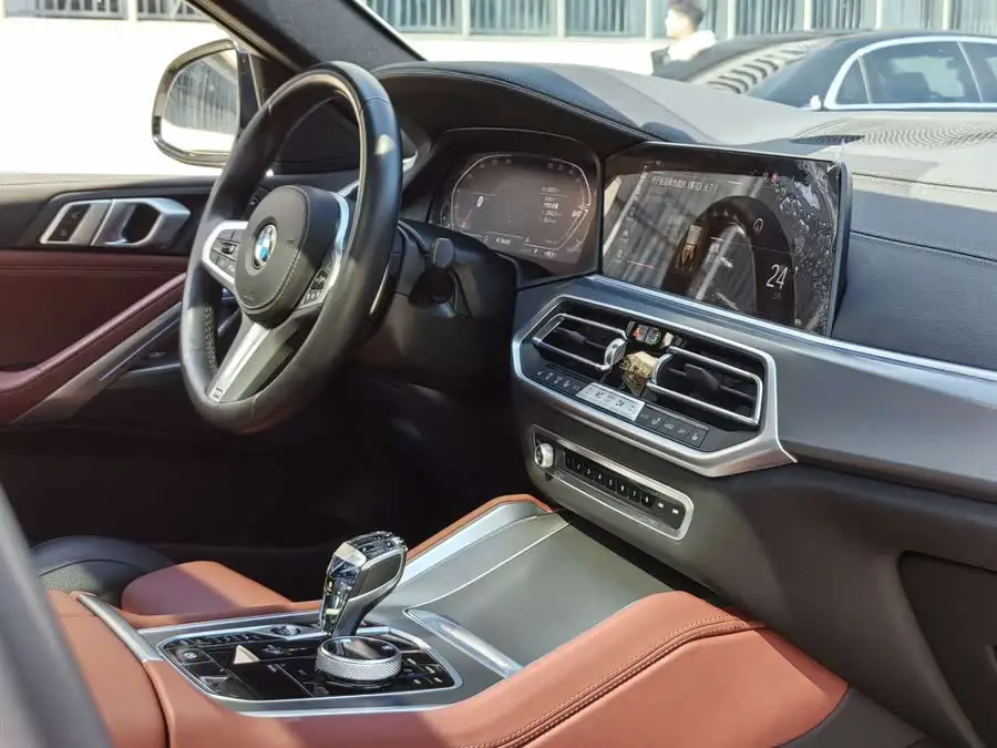 بي إم دبليو X6 2022 طراز معدل xDrive30i حزمة رياضية M