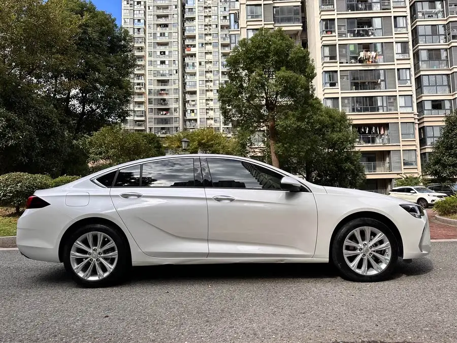 بيوك ريجال 2024 28T إصدار الاستمتاع