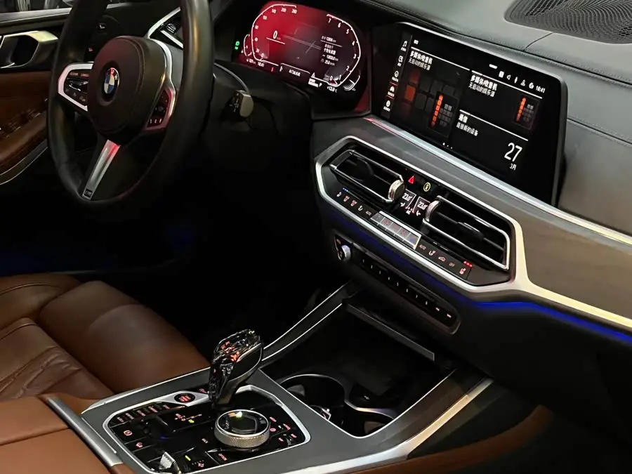 بي إم دبليو X7 2022 xDrive40i حزمة M الرياضية الفاخرة