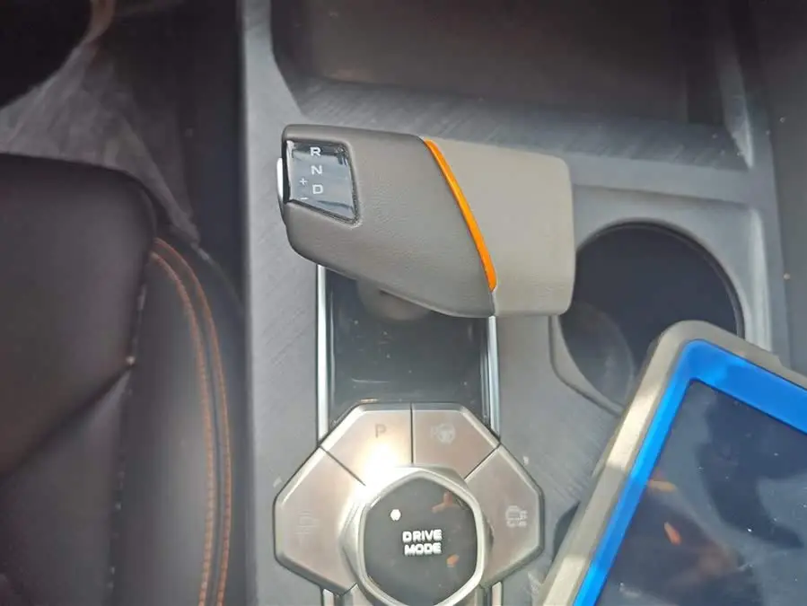 Changan UNI-V 2022 1.5T Smart Navigation Edition