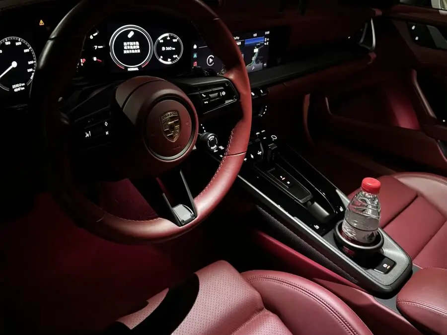 بورش 911 2023 كاريرا 3.0T