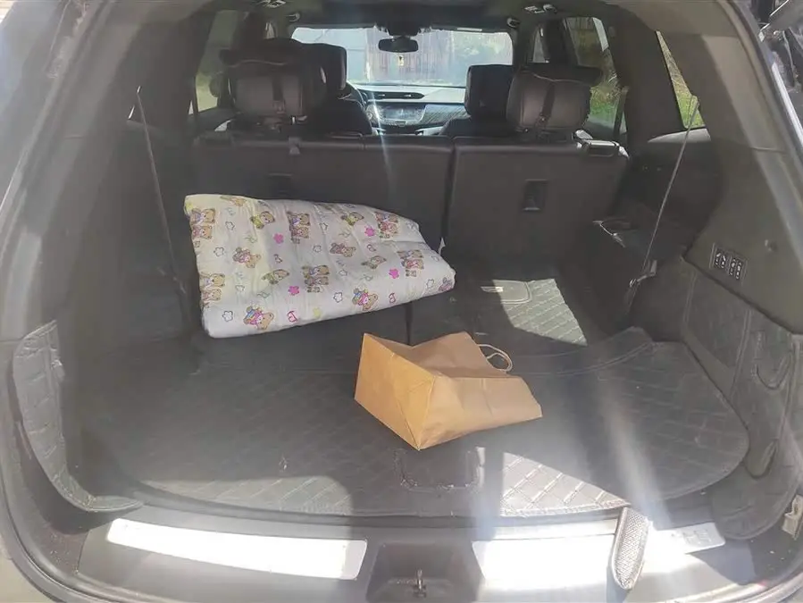 كاديلاك XT6 2022 2.0T سبعة مقاعد دفع ثنائي فاخرة