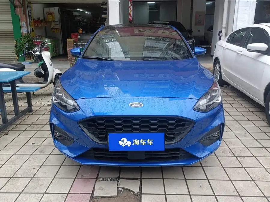 2021 فورد فوكس سيدان إيكوبوست 180 أوتوماتيكي ST لاين