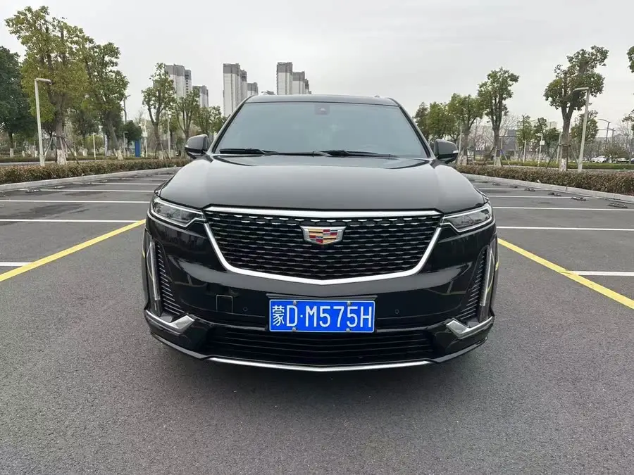 كاديلاك XT6 2022 2.0T طراز ستة مقاعد دفع رباعي فاخر