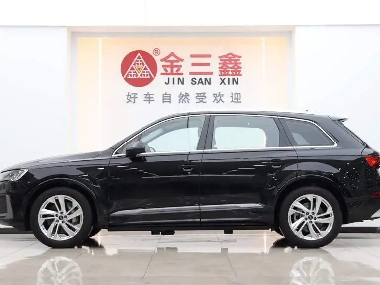 Audi Q7 2023 45 TFSI quattro S line Sport