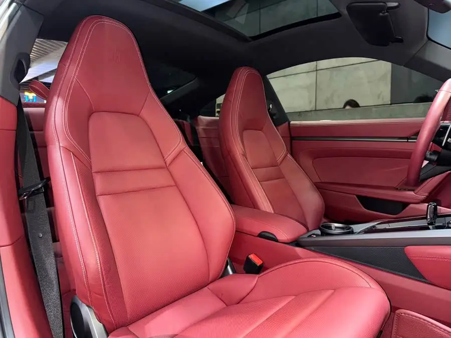 بورش 911 2023 كاريرا 3.0T