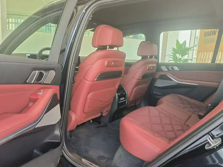 بي إم دبليو X5 2023 xDrive 40Li حزمة رياضية M