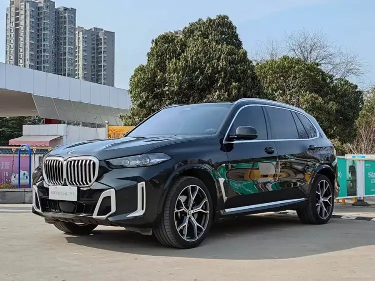 2023 BMW X5 xDrive 30Li Luxury M Sport Package