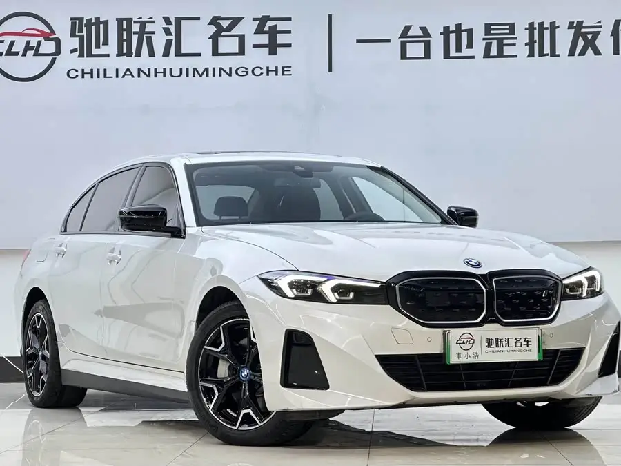 بي ام دبليو i3 2023 eDrive 40 L حزمة الليل