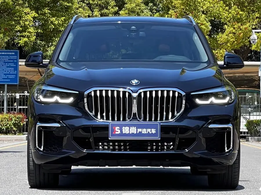 بي إم دبليو X5 2022 فئة محدثة xDrive 30Li حزمة رياضية M