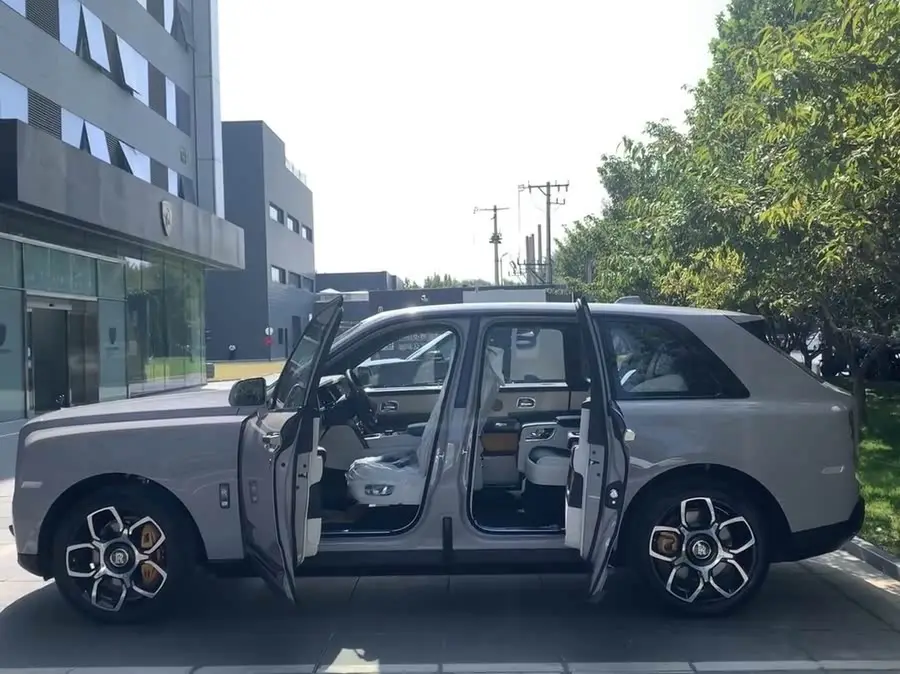 كولينان 2020 بلاك بادج