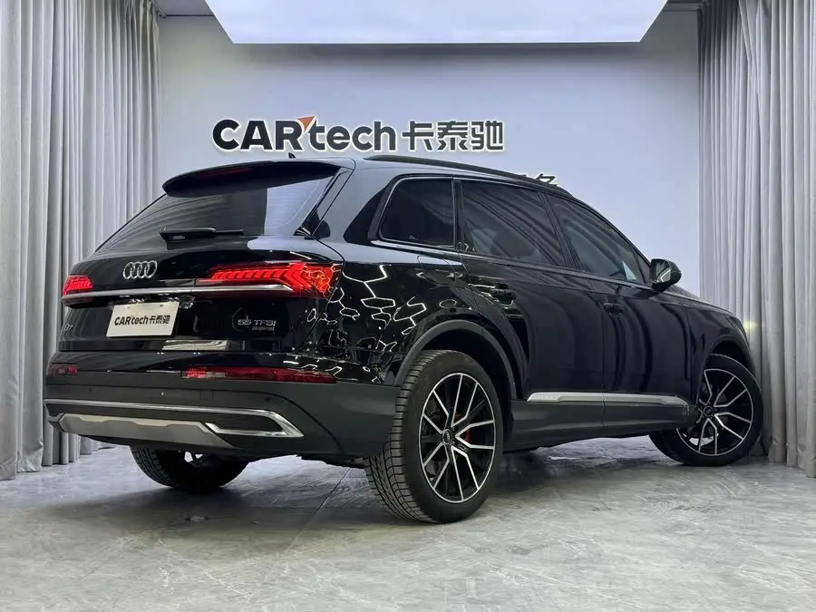 Audi Q7 2023 55 TFSI quattro S line Sport Model