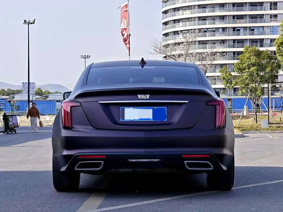كاديلاك CT5 2021 28T فخمة
