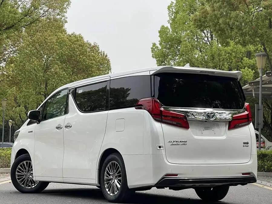 ألفارد 2020 هايبرد 2.5 لتر النسخة المتميزة