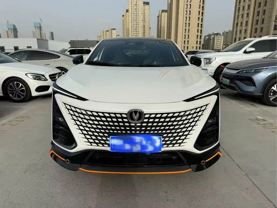 تشانغن UNI-T 2022 1.5T إصدار الملاحة الذكية