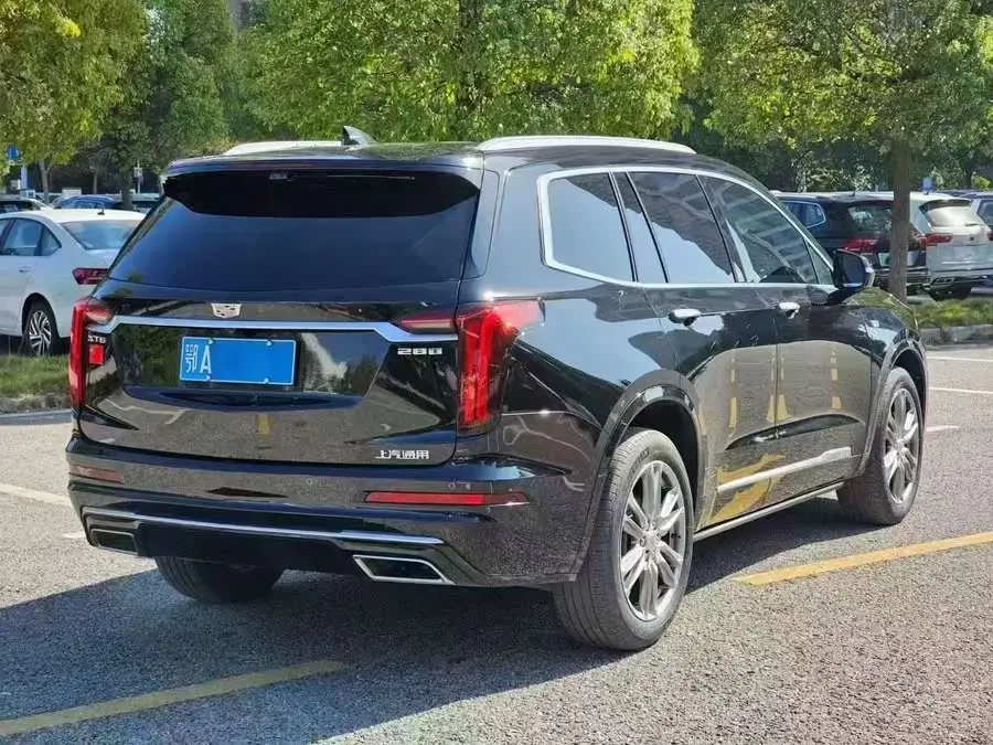 كاديلاك XT6 2022 2.0T فاخرة بالدفع الرباعي لستة مقاعد