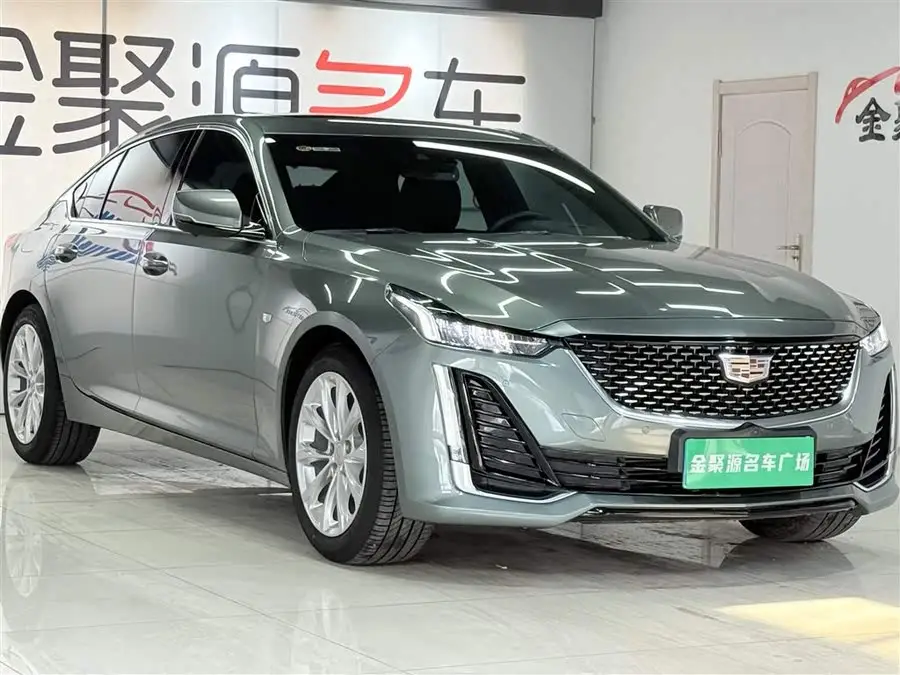 كاديلاك CT5 2023 28T فاخرة (الإصدار القياسي)