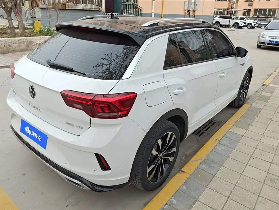 T-ROC 2022 موديل 280 TSI DSG دفع ثنائي R-Line Pro PLUS