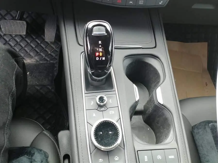 Cadillac XT4 2024 28T Luxury FWD