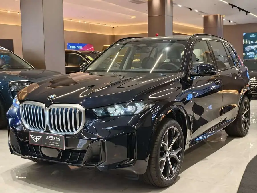 بي إم دبليو X5 2023 xDrive 30Li حزمة M الرياضية