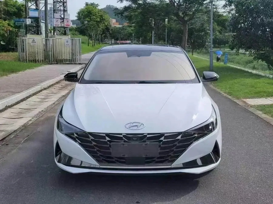 Elantra 2022 1.5L CVT LUX Premium Edition