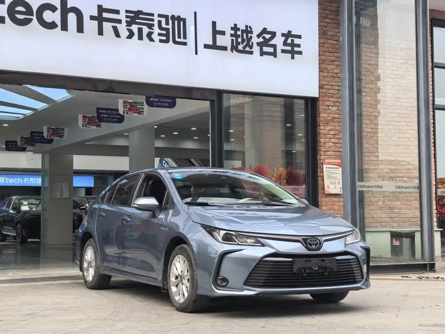 2021 كورولا هايبرد 1.8 لتر E-CVT النسخة النخبوية