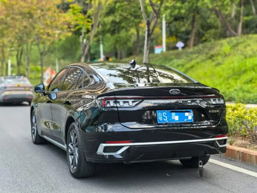 2025 Mondeo 2.0T EcoBoost Luxury