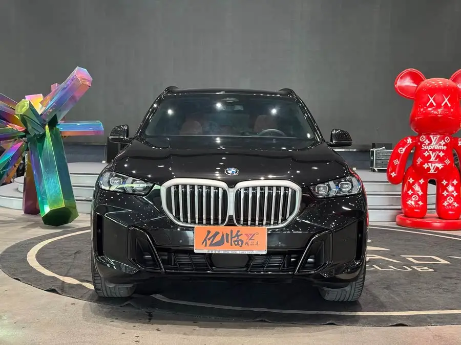 BMW X5 2023 xDrive 40Li M Sport Blackout Package