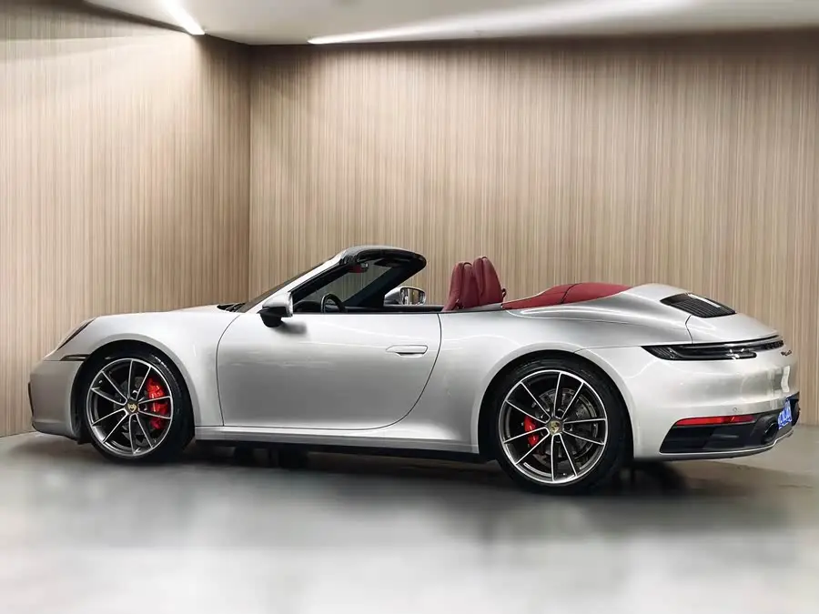 بورش 911 2023 كاريرا كابريوليه 3.0T
