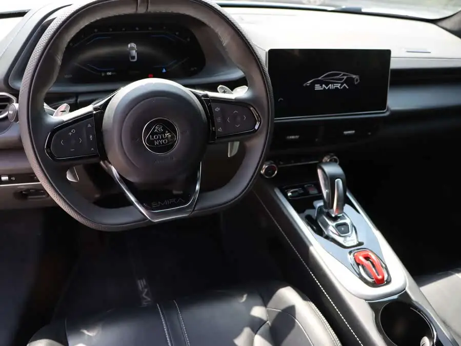 إيميرا 2021 2.0T DCT النسخة الأولى