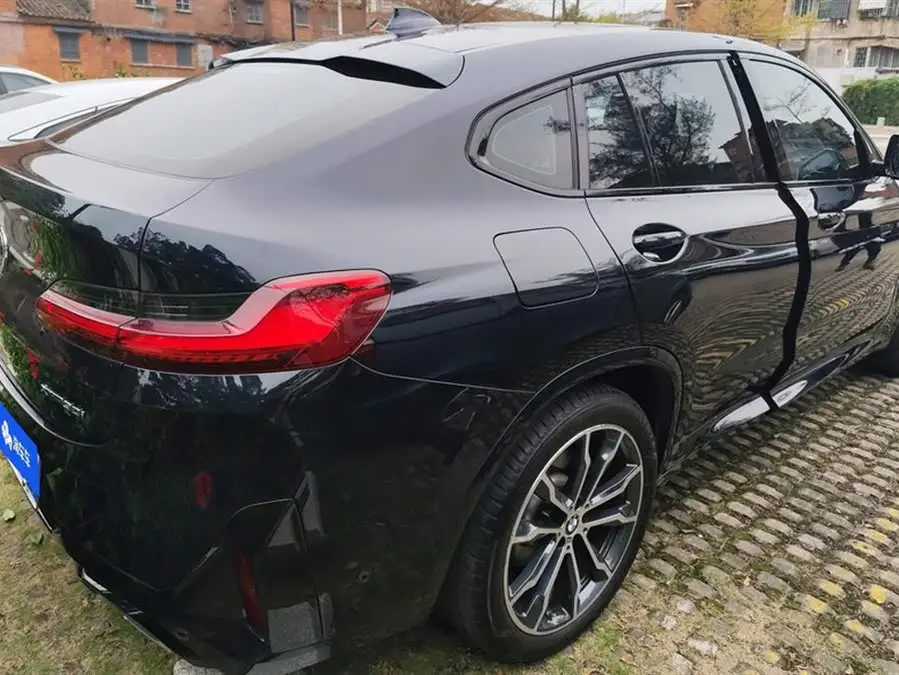 بي إم دبليو X4 2022 xDrive 30i حزمة رياضية M