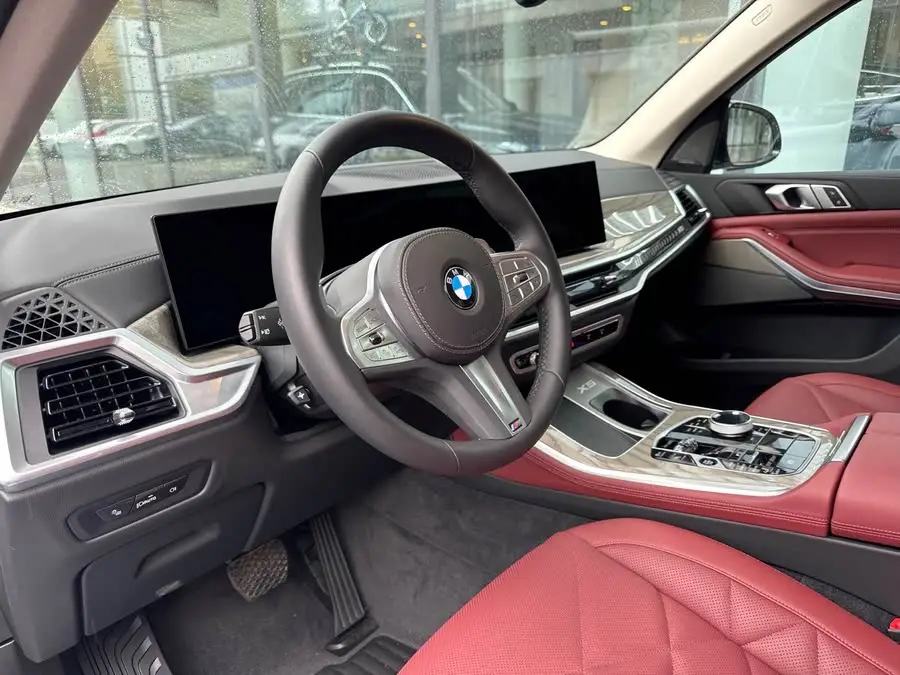 BMW X5 2023 xDrive 30Li Luxury M Sport Night Package