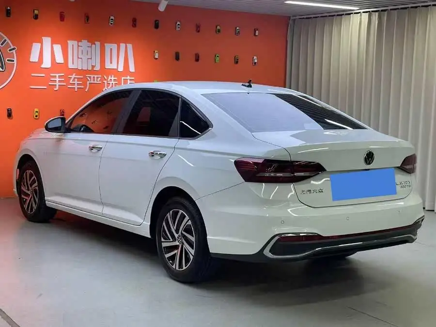 2024 لافيدا 300TSI DSG النسخة الكاملة