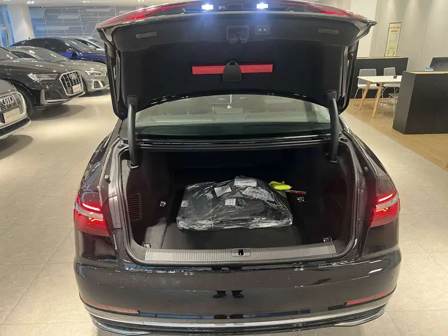 Audi A8 2024 A8L 45 TFSI quattro Luxury