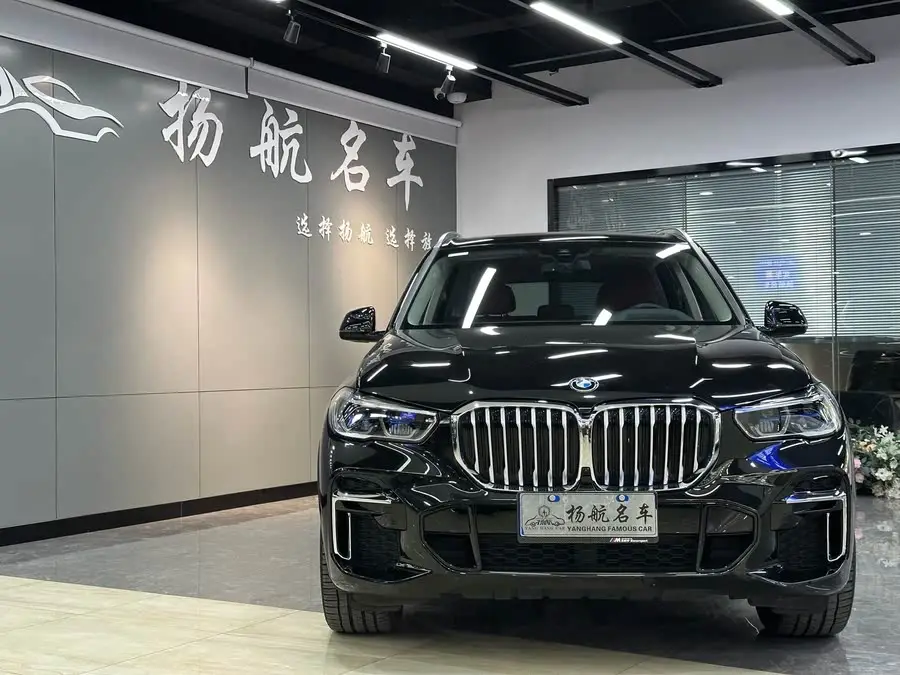 بي إم دبليو X5 2022 طراز مُعدل xDrive 30Li حزمة M الرياضية الفاخرة