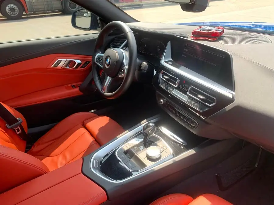 بي إم دبليو Z4 2020 sDrive 25i إصدار فضي محدود