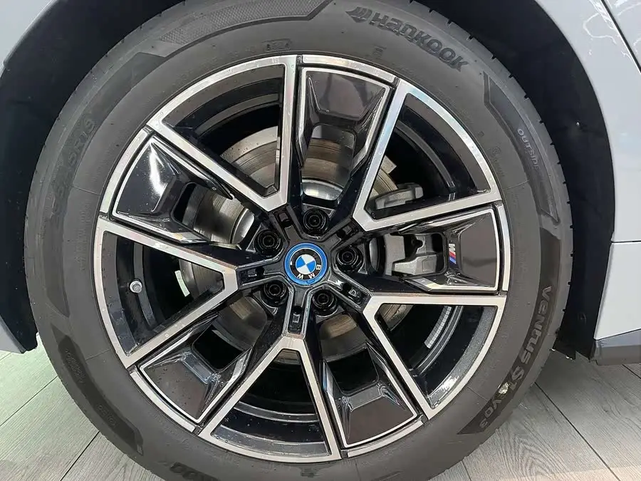 BMW i4 2025 eDrive40