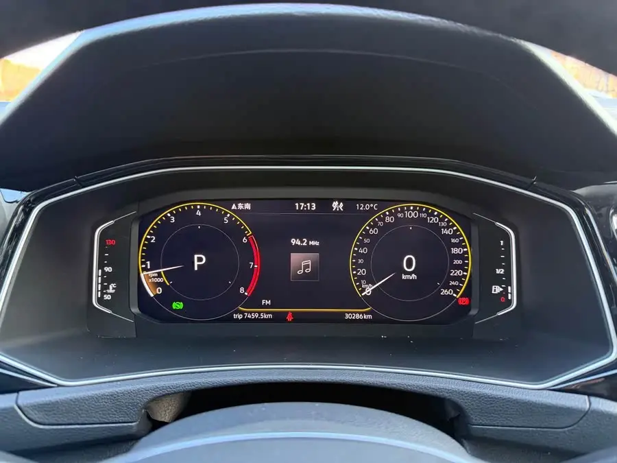 T-ROC 2022 موديل 280TSI DSG دفع ثنائي راحة PLUS