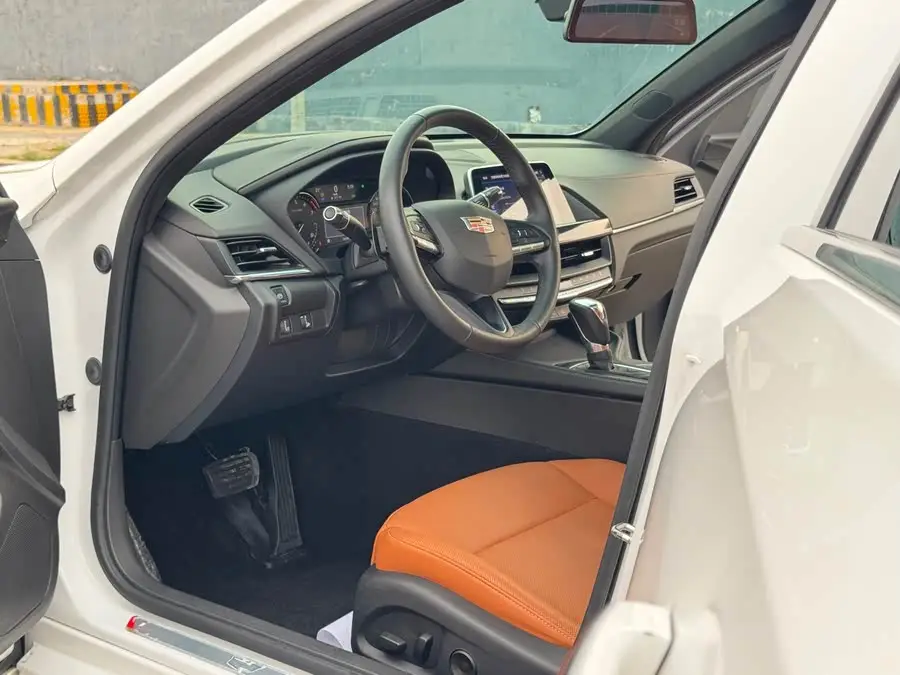 Cadillac CT4 2022 28T Luxury