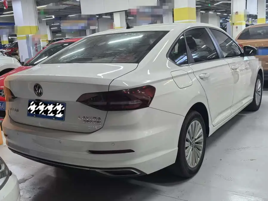 لافيدا 2021 280TSI DSG النسخة الفاخرة