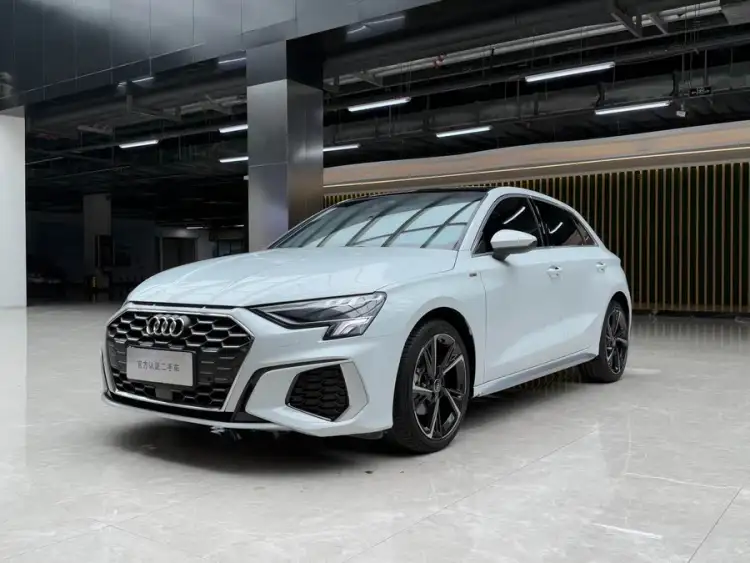 Audi A3 2023 Model Facelift Sportback 35 TFSI Fashion Sport Type