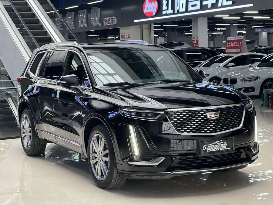 كاديلاك XT6 2021 28T فاخرة ذات ستة مقاعد ودفع رباعي